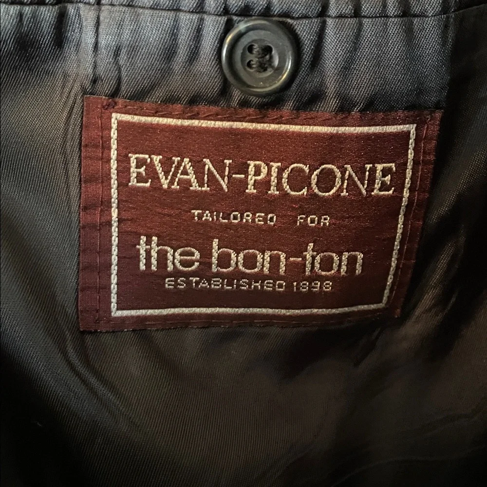 VTG Men’s Evan-Picone navy double breasted 100% wool blazer gold crest buttons